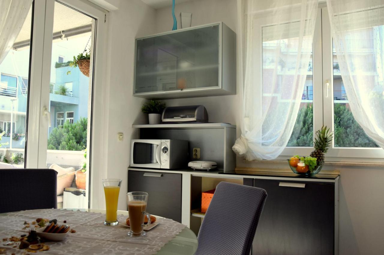 Apartment Marimar, Beachfront 1St Row Split Eksteriør bilde